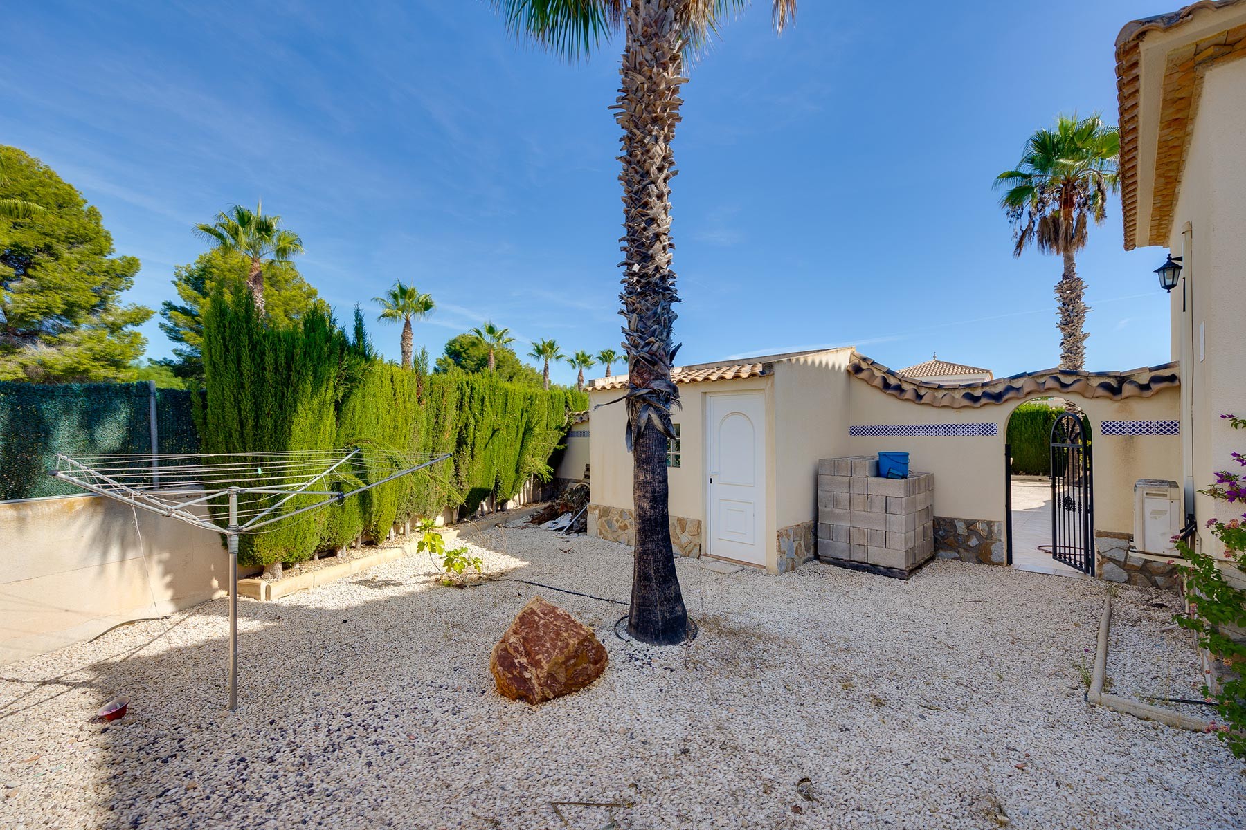 For sale - 3 Bedroom 1 Bathroom Villa in Orihuela Costa - Costa Blanca  - Alicante