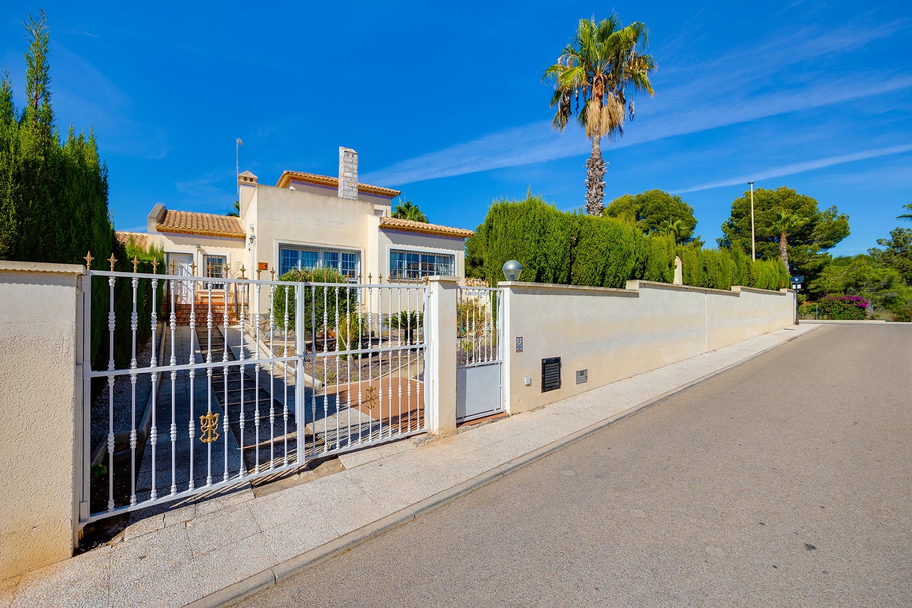 For sale - 3 Bedroom 1 Bathroom Villa in Orihuela Costa - Costa Blanca  - Alicante