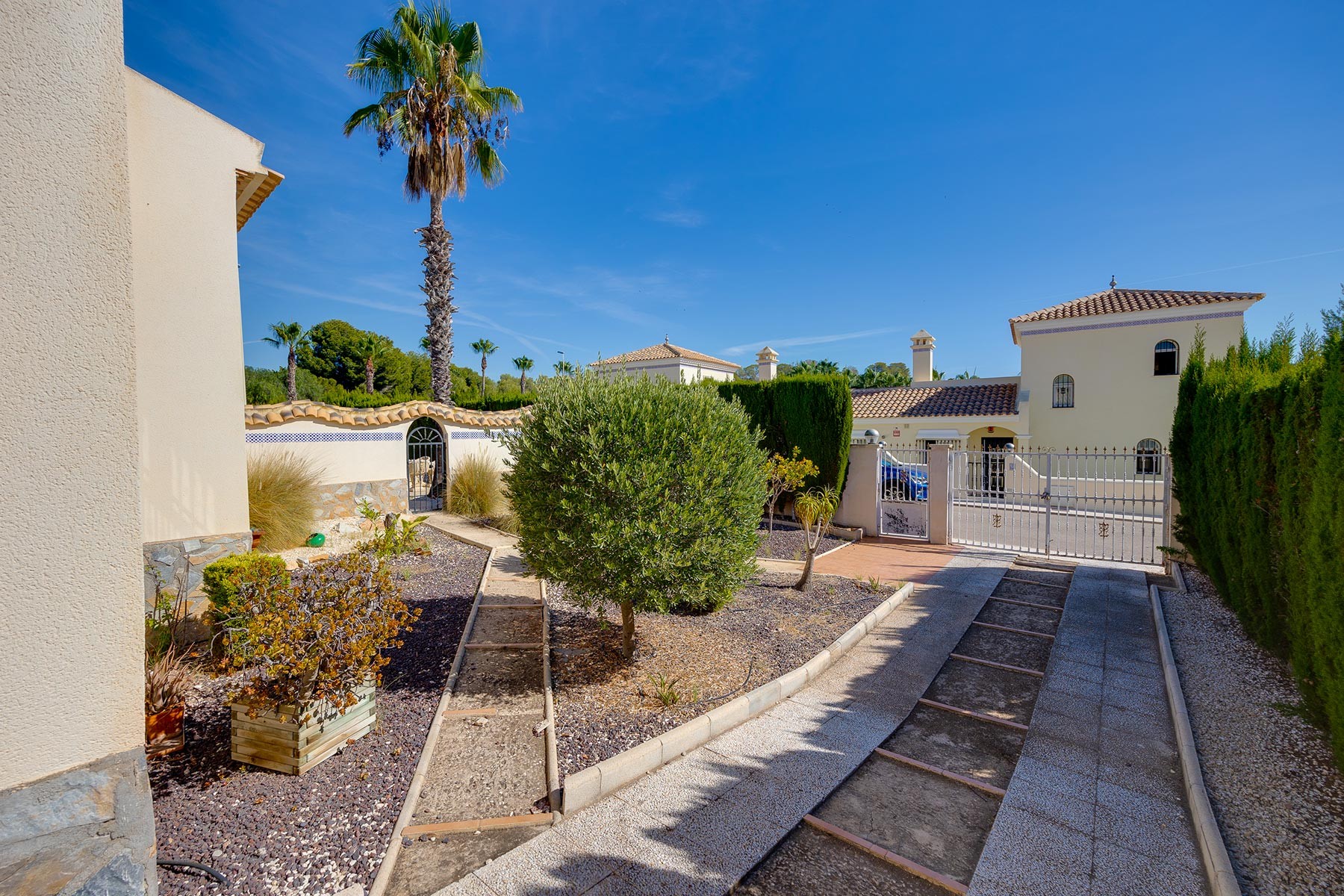 For sale - 3 Bedroom 1 Bathroom Villa in Orihuela Costa - Costa Blanca  - Alicante