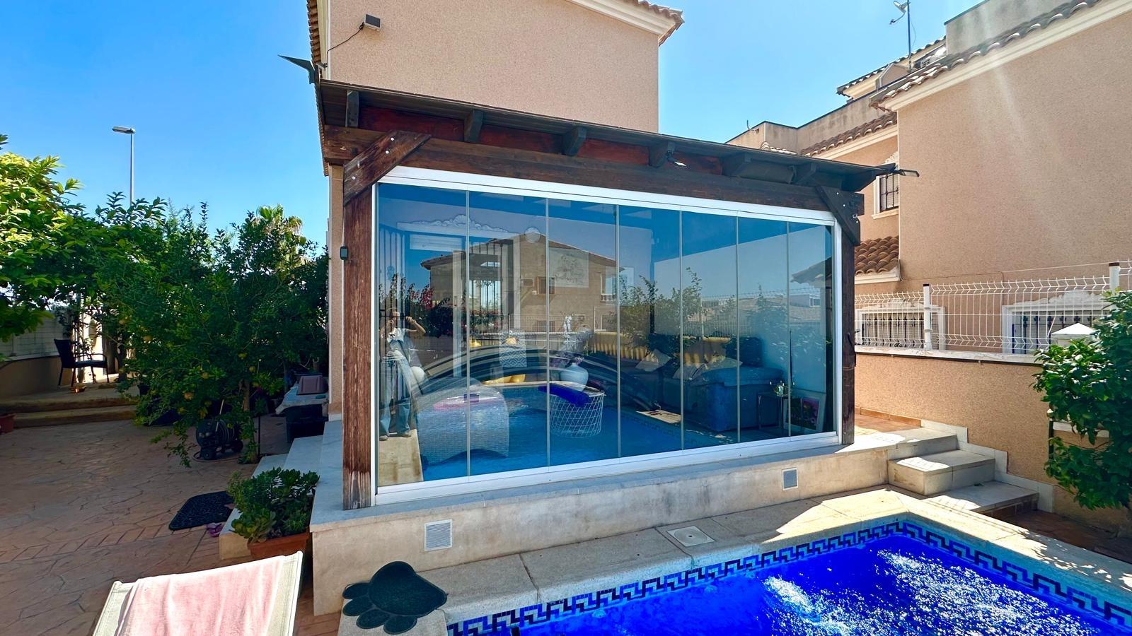 For sale - 3 Bedroom 3 Bathroom Villa in Orihuela Costa - La Regia  - Alicante