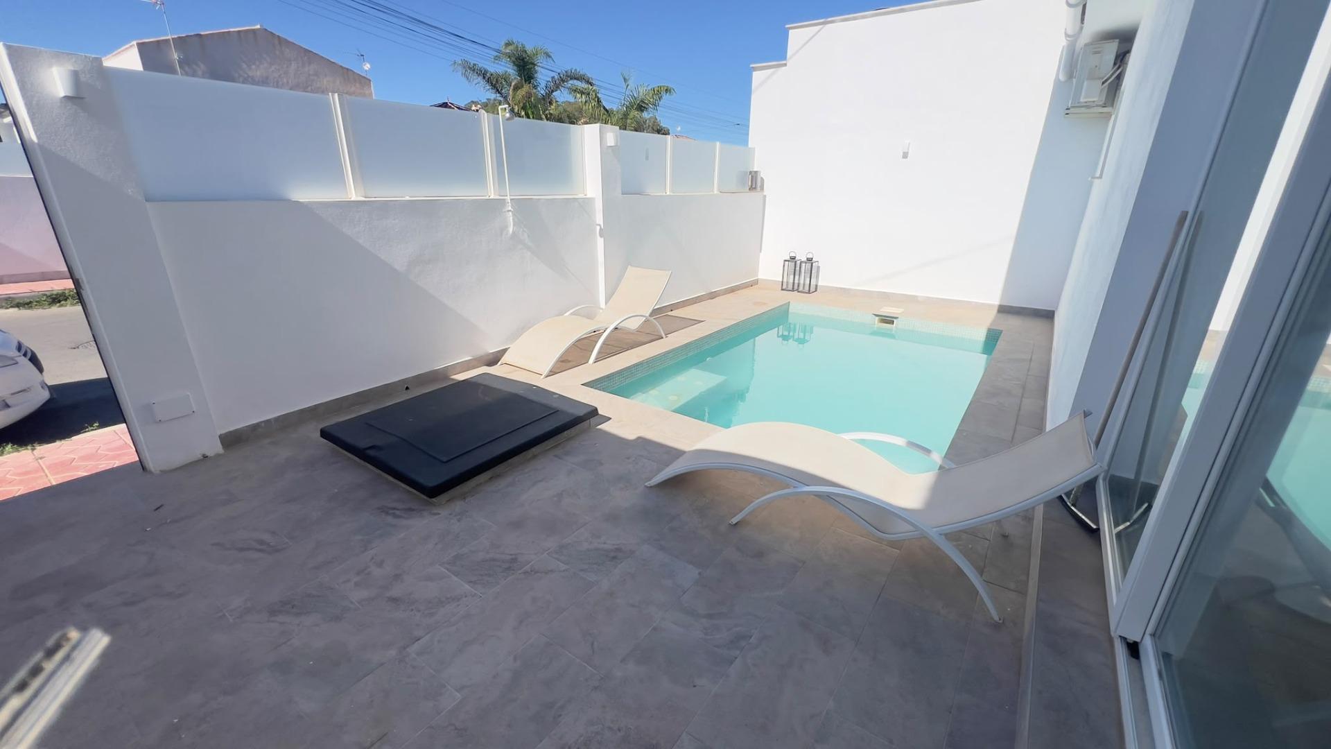 For sale - 3 Bedroom 1 Bathroom Bungalow in Orihuela Costa - La Regia  - Alicante