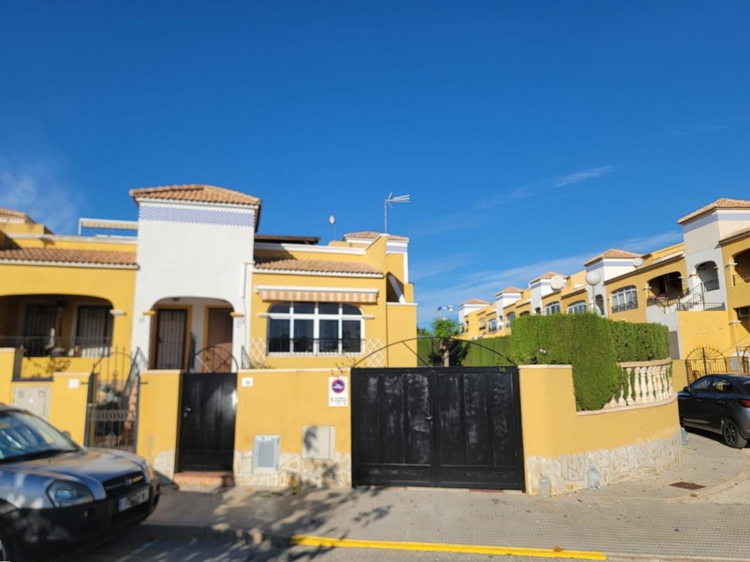 For sale - 3 Bedroom 1 Bathroom Town House in Los Montesinos - Los Montesinos - Urb. La Herrada  - Alicante