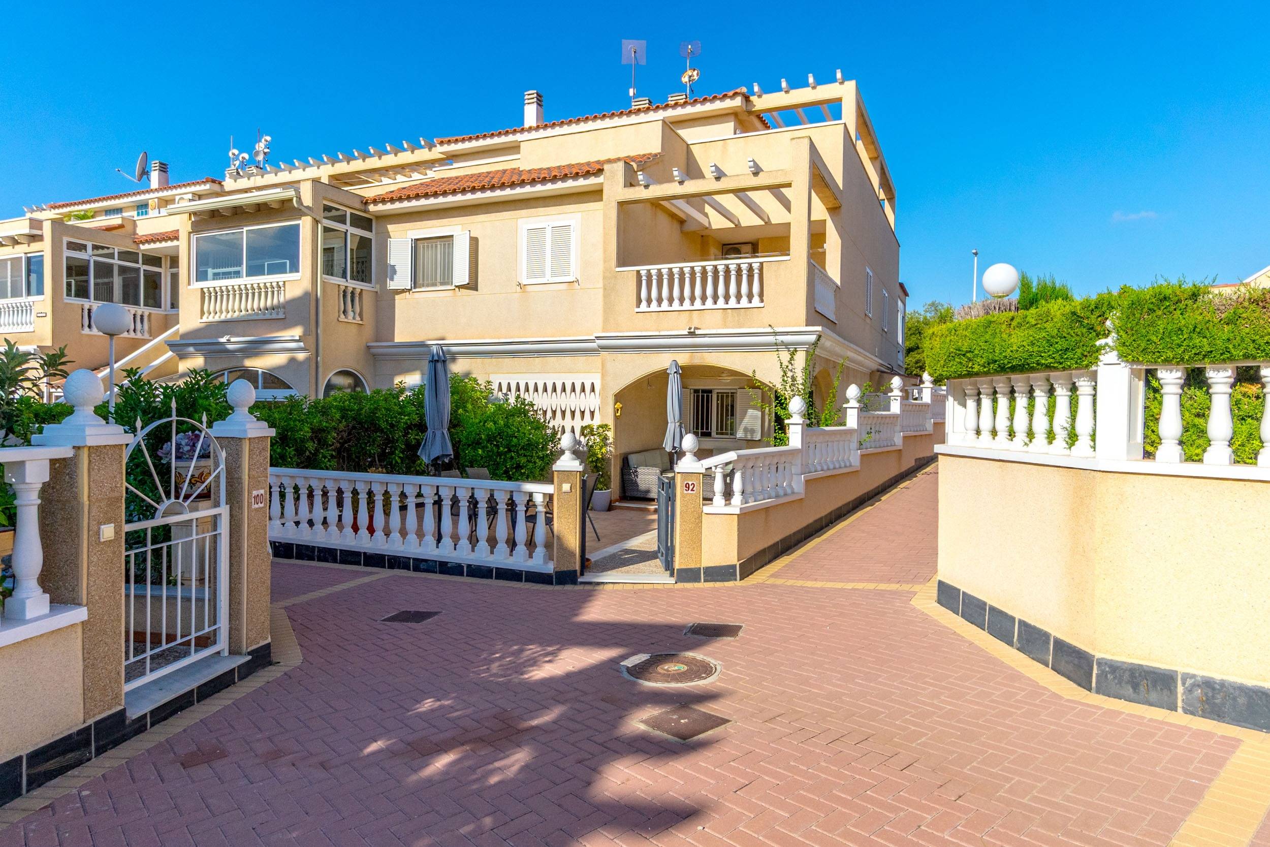 For sale - 2 Bedroom 2 Bathroom Duplex in Orihuela Costa - Playa Flamenca  - Alicante