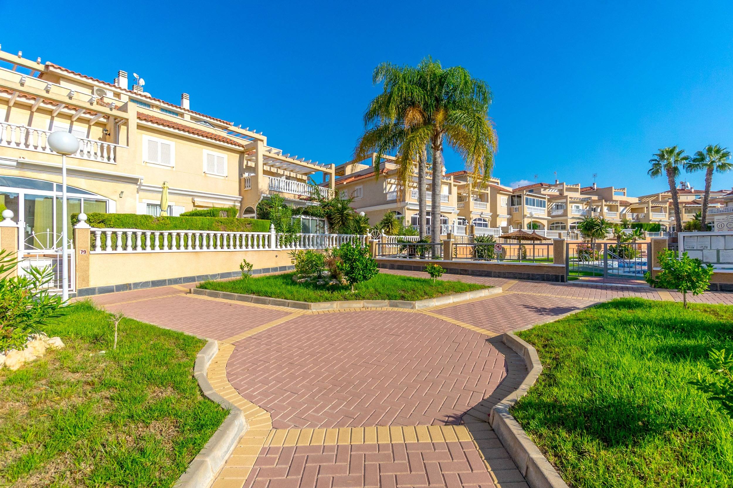 For sale - 2 Bedroom 2 Bathroom Duplex in Orihuela Costa - Playa Flamenca  - Alicante