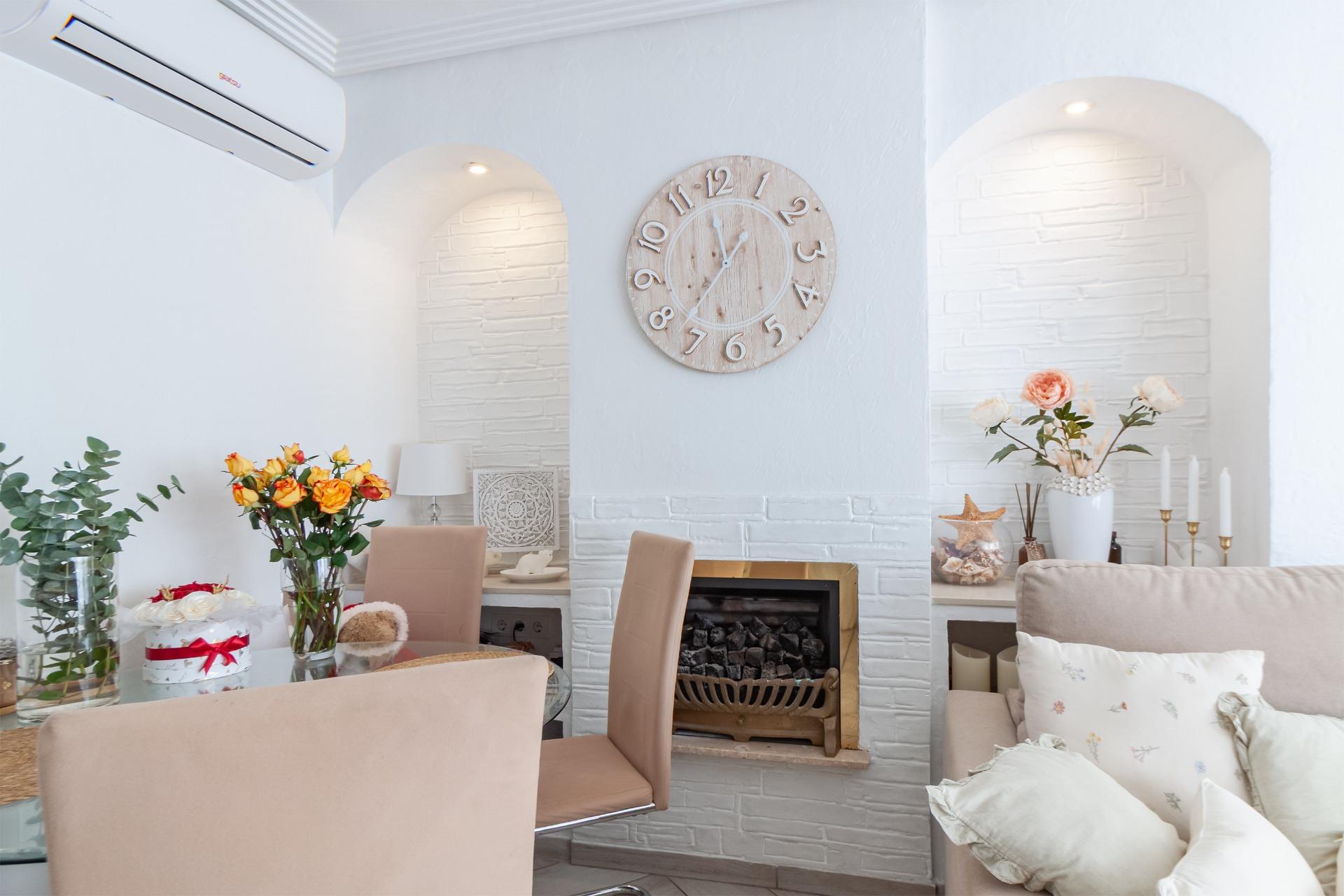 For sale - 4 Bedroom 1 Bathroom Villa in Orihuela Costa - Los Almendros-la Florida  - Alicante