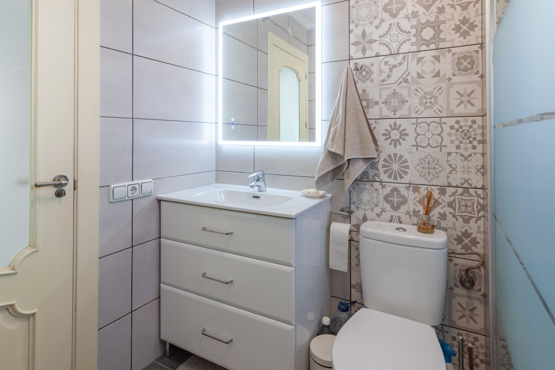 For sale - 4 Bedroom 1 Bathroom Villa in Orihuela Costa - Los Almendros-la Florida  - Alicante