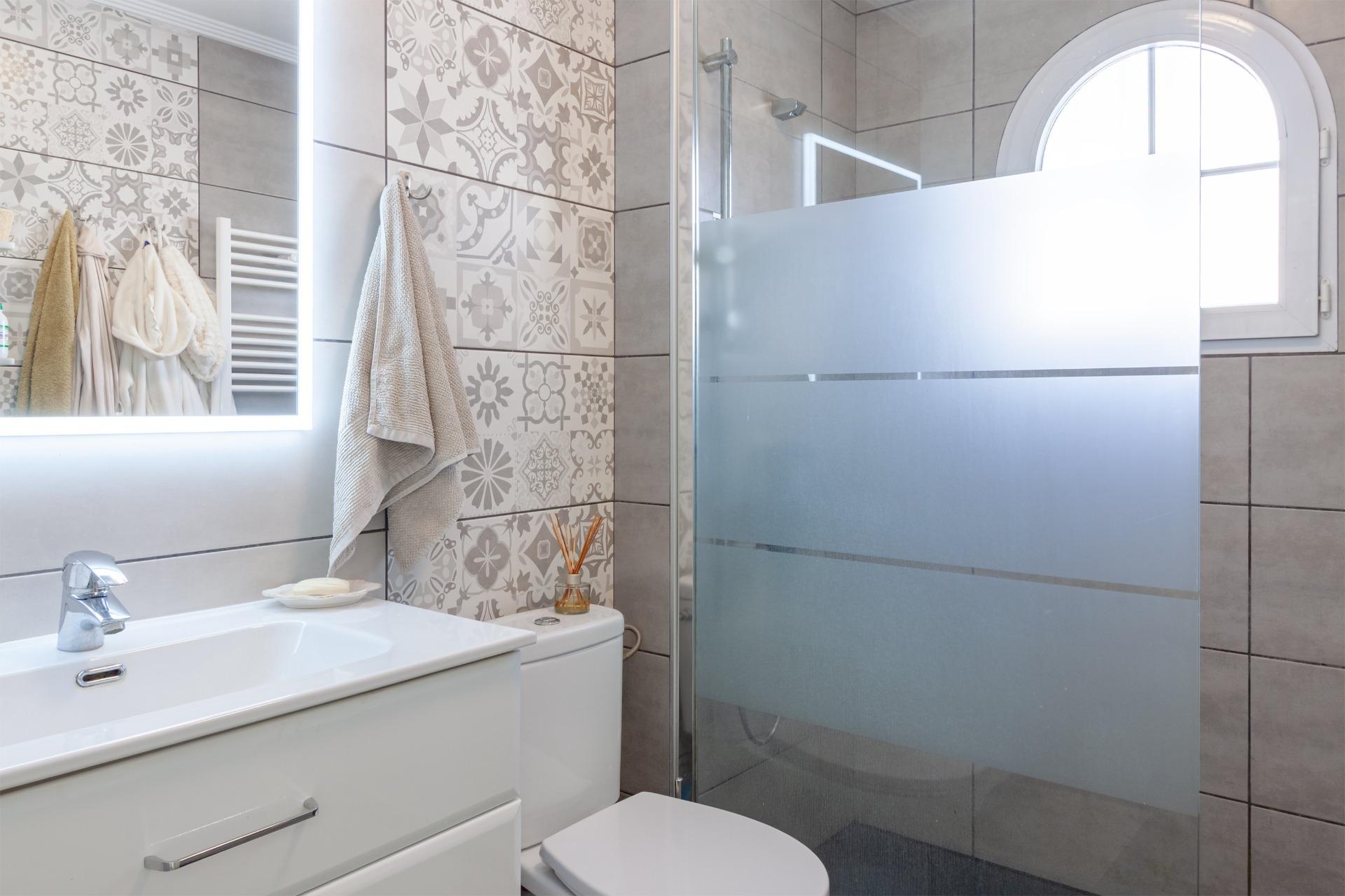 For sale - 4 Bedroom 1 Bathroom Villa in Orihuela Costa - Los Almendros-la Florida  - Alicante