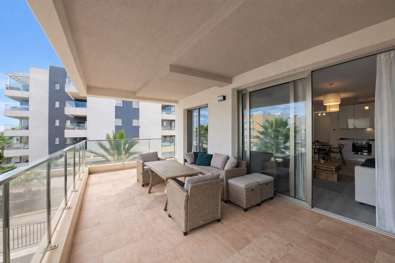 For sale - 3 Bedroom 2 Bathroom Apartment in Orihuela Costa - Villamartin  - Alicante