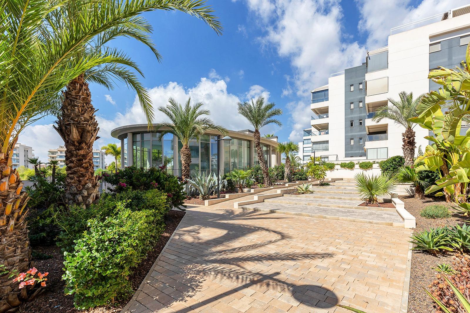 For sale - 3 Bedroom 2 Bathroom Apartment in Orihuela Costa - Villamartin  - Alicante
