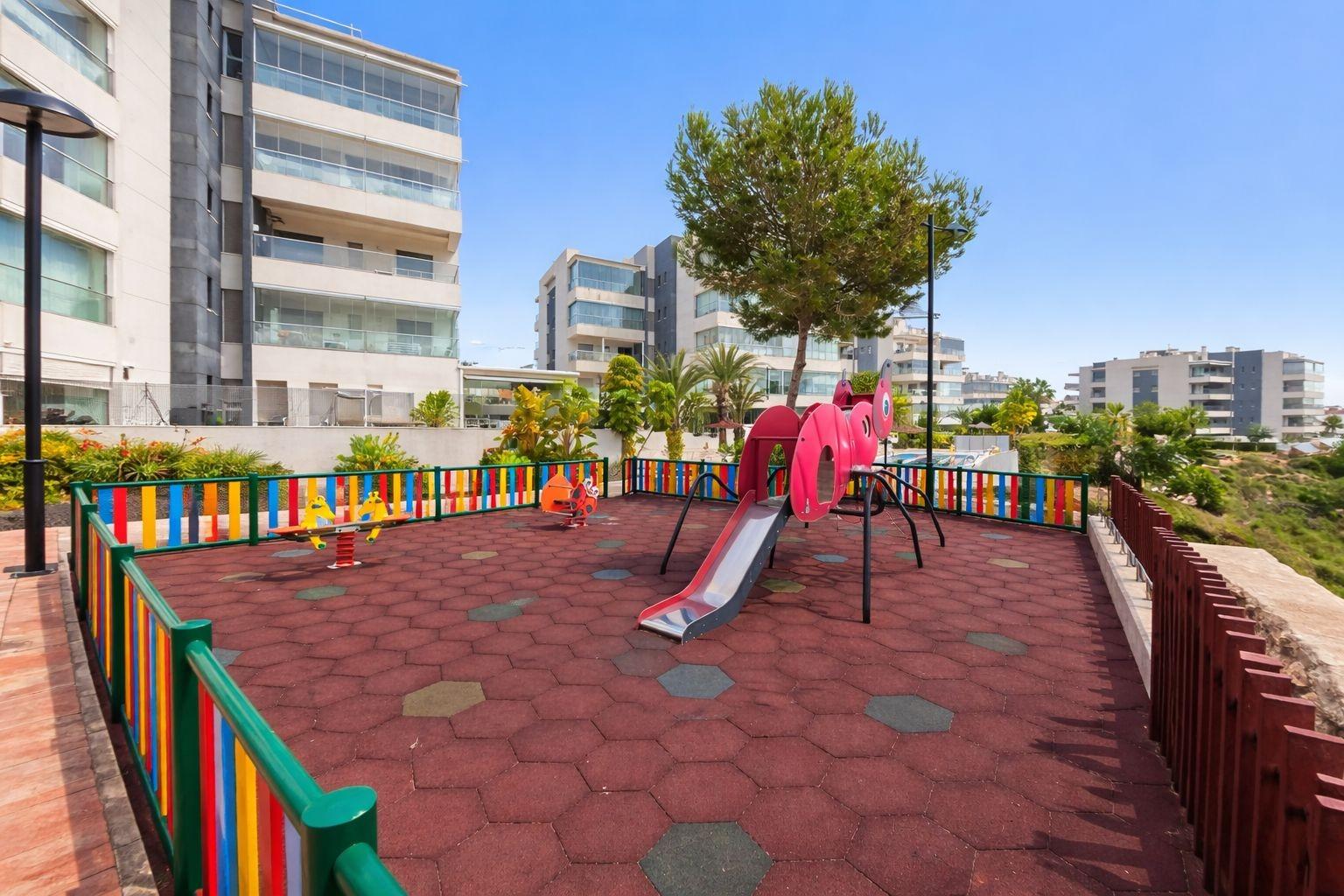 For sale - 3 Bedroom 2 Bathroom Apartment in Orihuela Costa - Villamartin  - Alicante