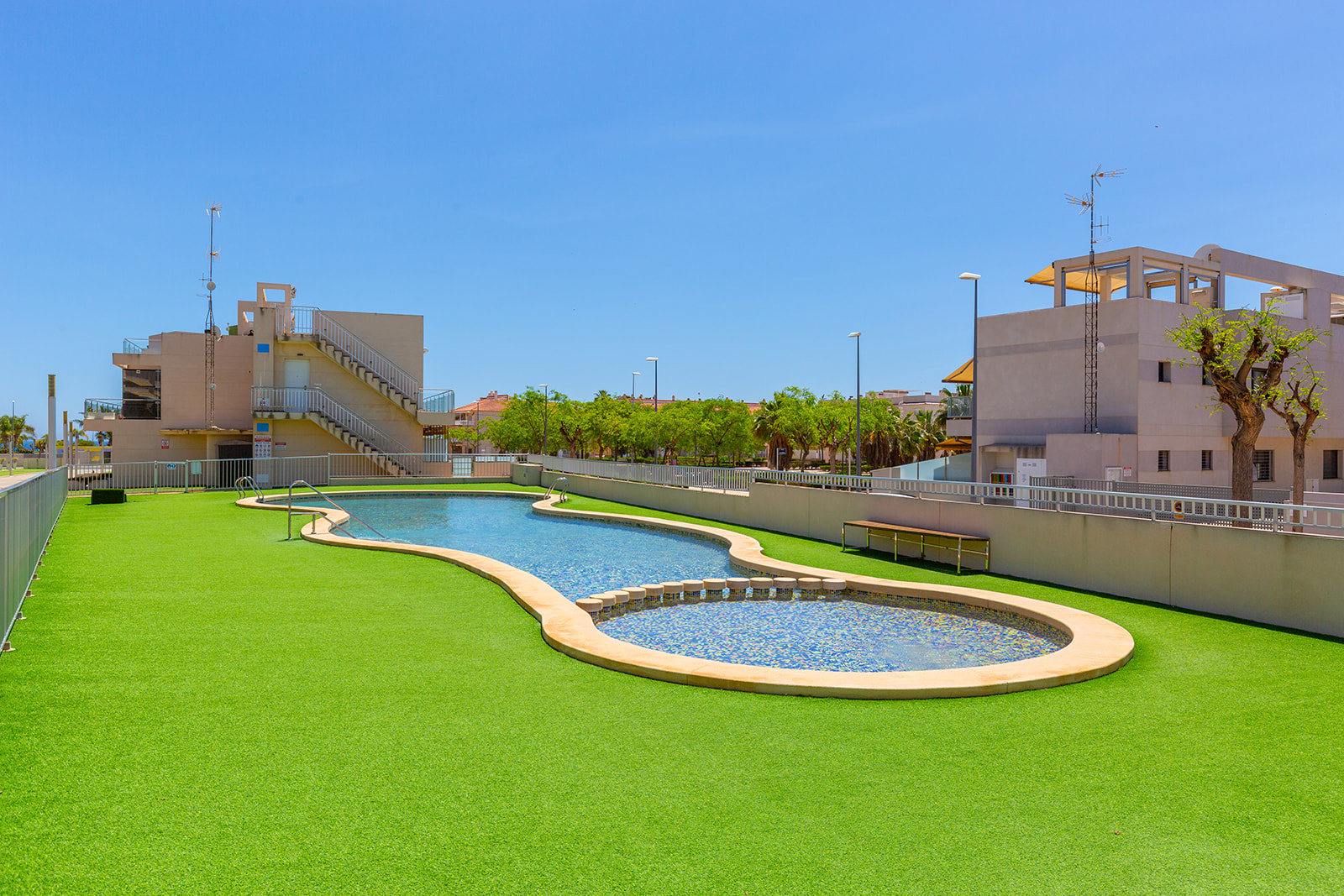 For sale - 4 Bedroom 3 Bathroom Apartment in Pilar de la Horadada - Torre de la Horadada  - Alicante