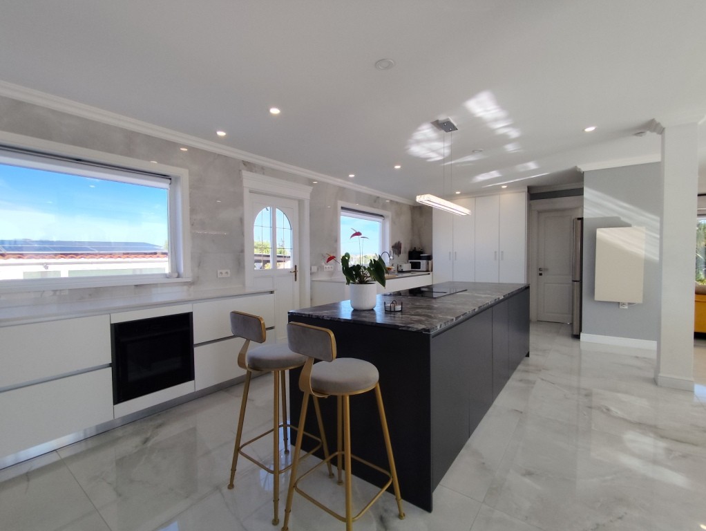 For sale - 3 Bedroom 2 Bathroom Villa in El Mudamiento -  - Alicante