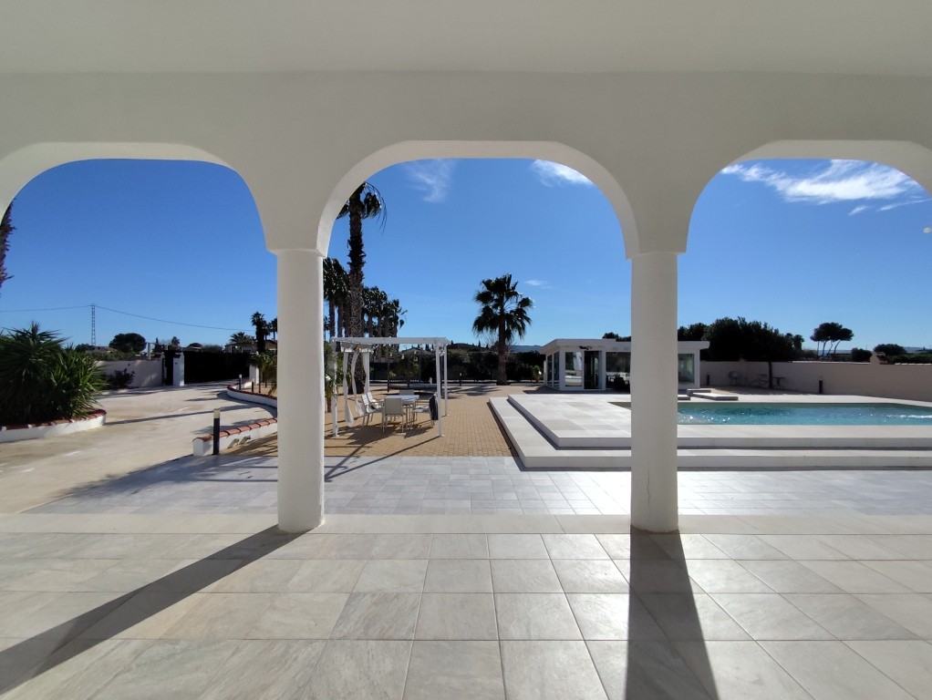 For sale - 3 Bedroom 2 Bathroom Villa in El Mudamiento -  - Alicante