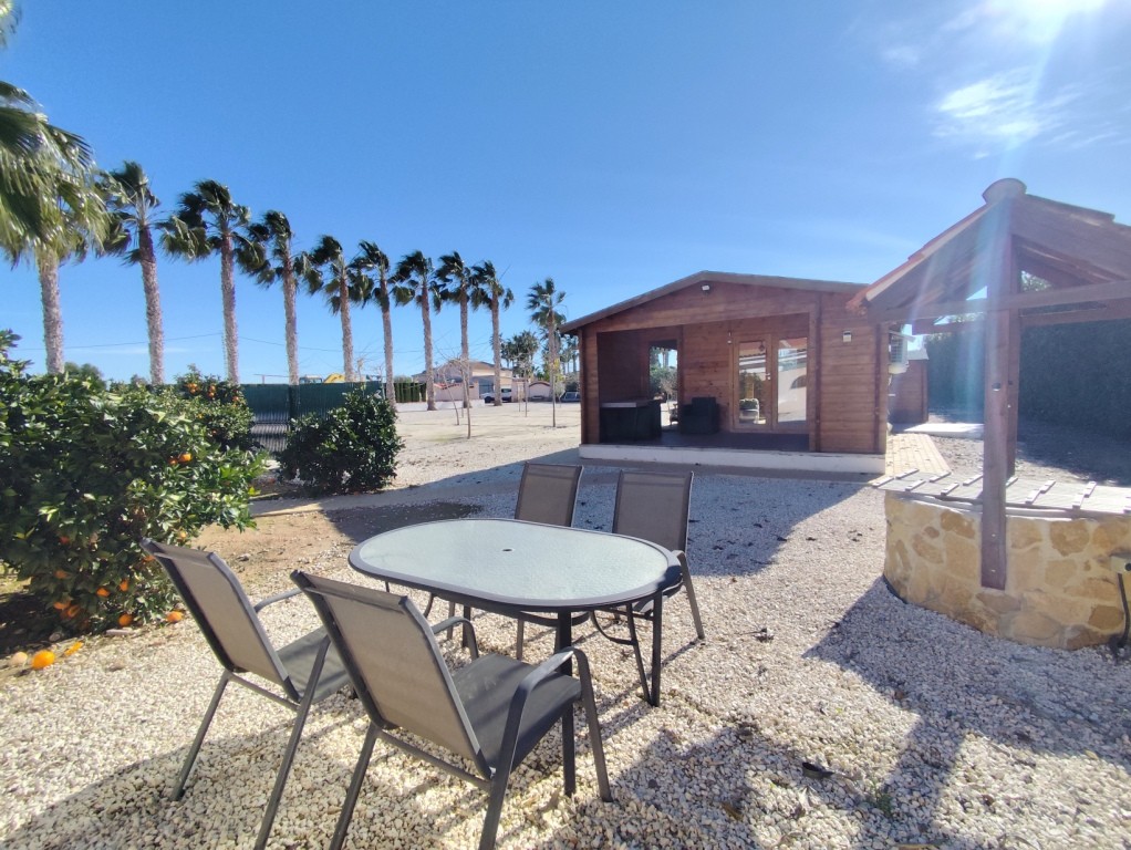 For sale - 3 Bedroom 2 Bathroom Villa in El Mudamiento -  - Alicante