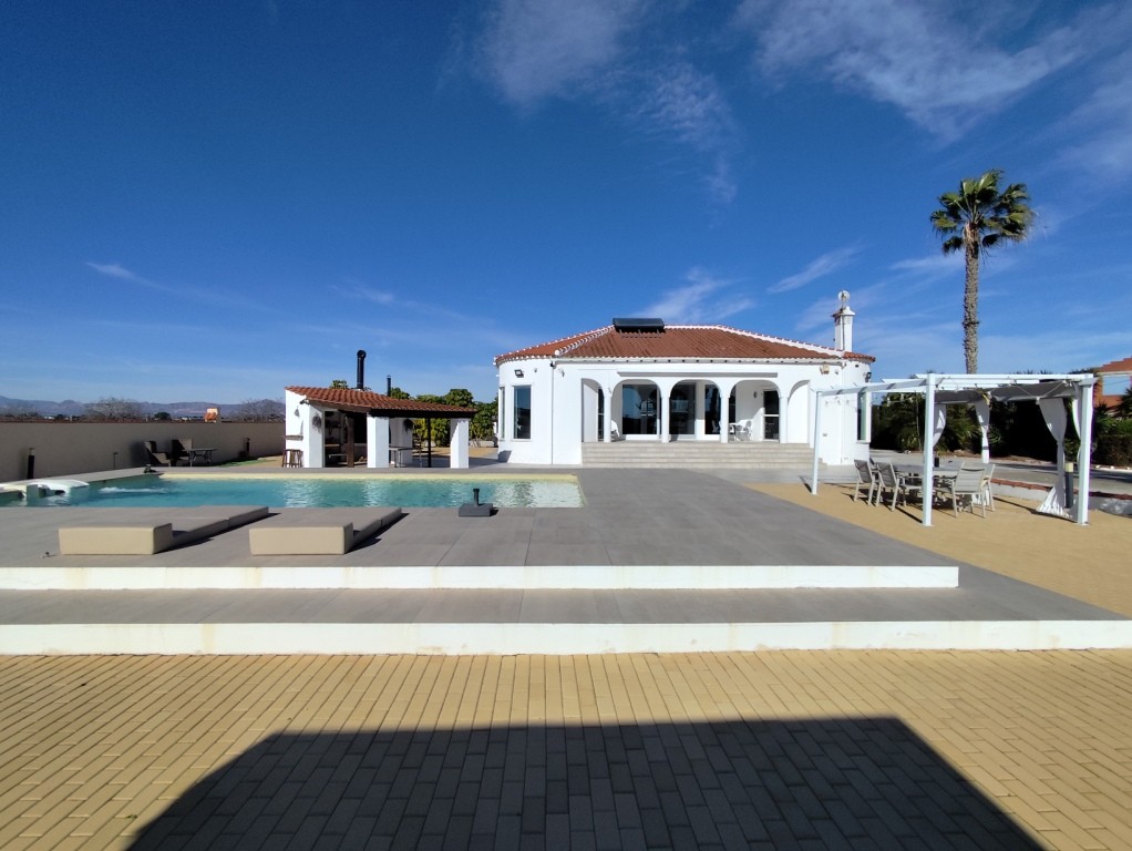 For sale - 3 Bedroom 2 Bathroom Villa in El Mudamiento -  - Alicante