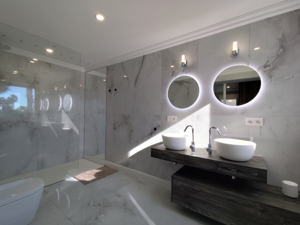 For sale - 3 Bedroom 2 Bathroom Villa in El Mudamiento -  - Alicante