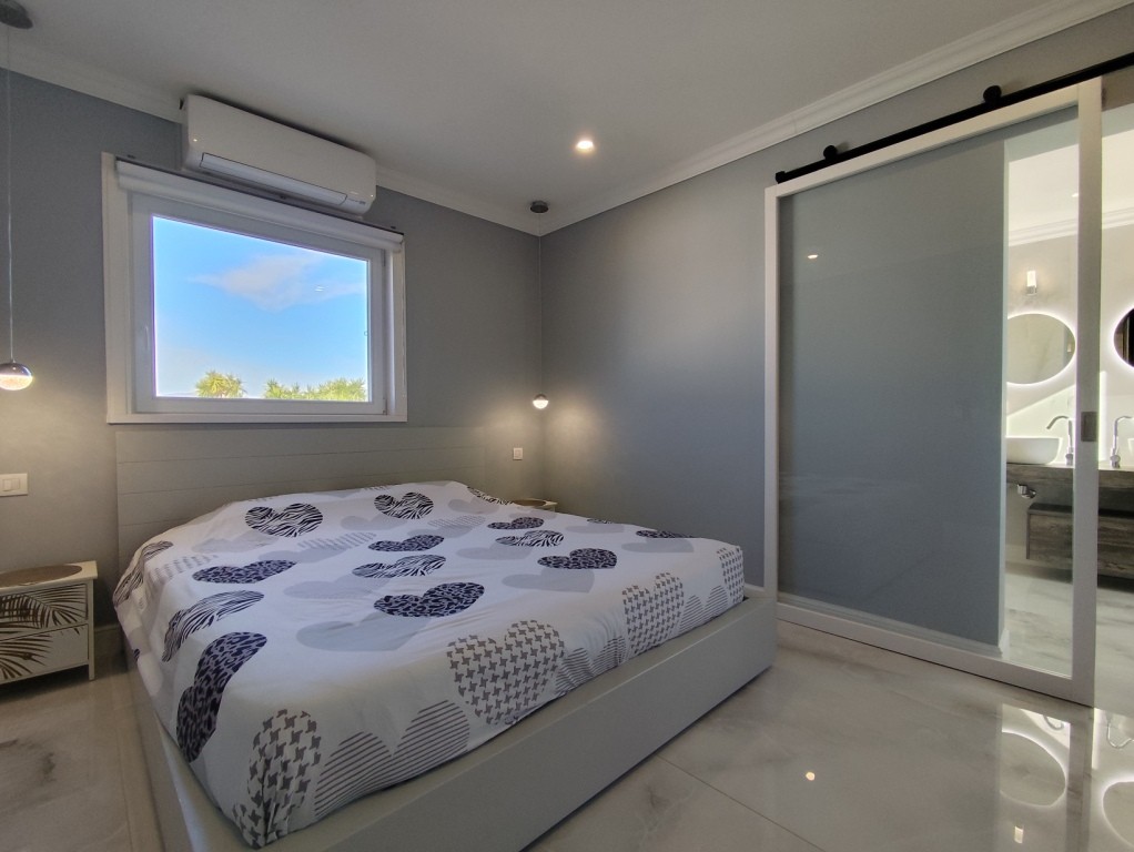 For sale - 3 Bedroom 2 Bathroom Villa in El Mudamiento -  - Alicante