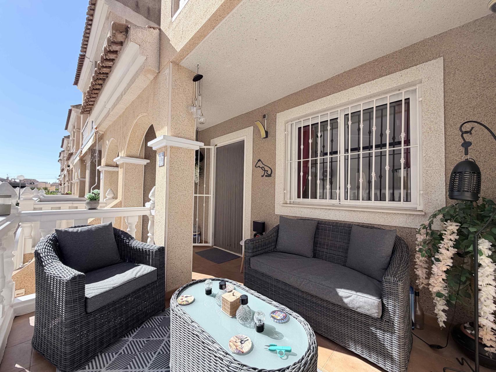 For sale - 3 Bedroom 3 Bathroom Town House in Orihuela Costa - Costa Blanca  - Alicante