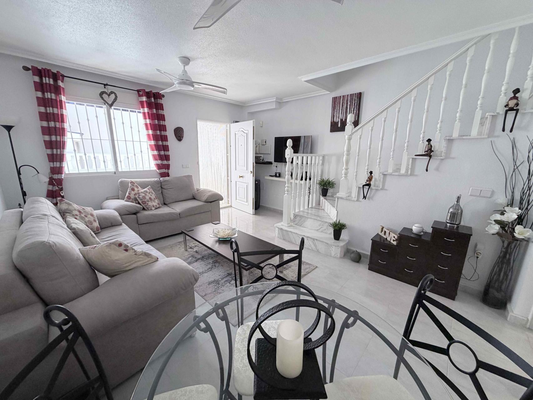 For sale - 3 Bedroom 3 Bathroom Town House in Orihuela Costa - Costa Blanca  - Alicante