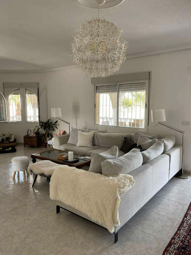 For sale - 7 Bedroom 3 Bathroom Villa in Ciudad Quesada - La Marquesa  - Alicante