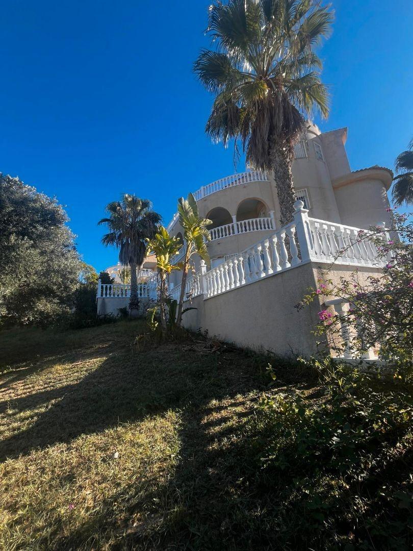 For sale - 7 Bedroom 3 Bathroom Villa in Ciudad Quesada - La Marquesa  - Alicante
