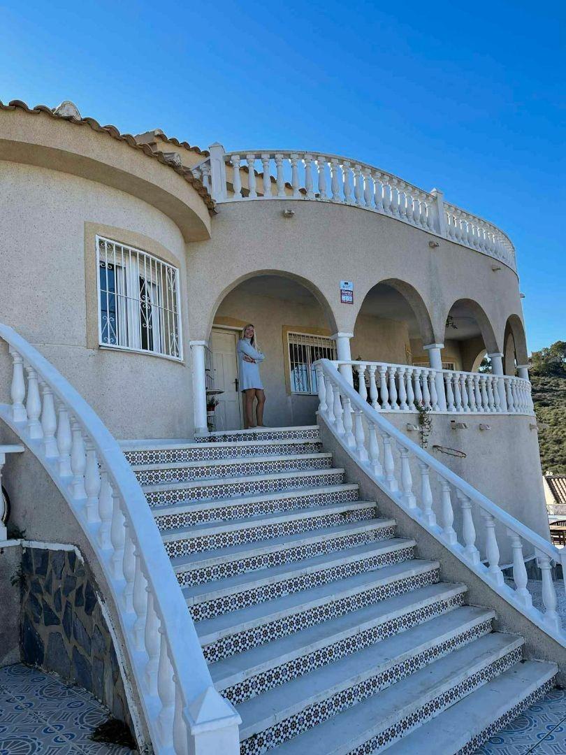 For sale - 7 Bedroom 3 Bathroom Villa in Ciudad Quesada - La Marquesa  - Alicante