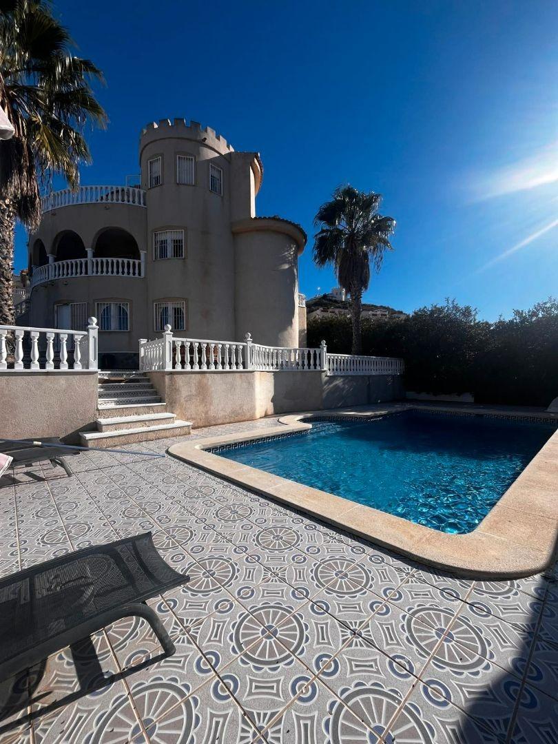 For sale - 7 Bedroom 3 Bathroom Villa in Ciudad Quesada - La Marquesa  - Alicante