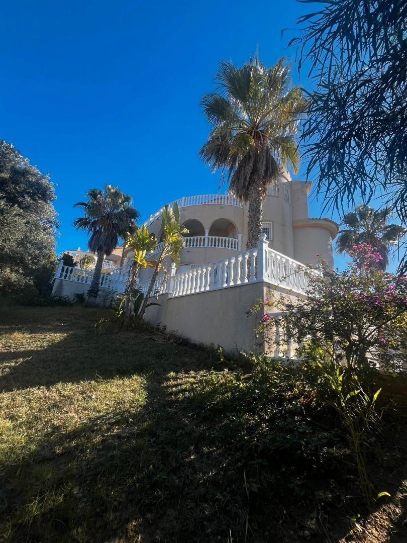 For sale - 7 Bedroom 3 Bathroom Villa in Ciudad Quesada - La Marquesa  - Alicante