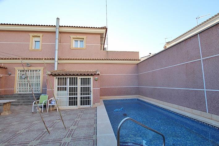 For sale - 6 Bedroom 3 Bathroom Villa in Formentera del Segura - C- Cooperativa  - Alicante