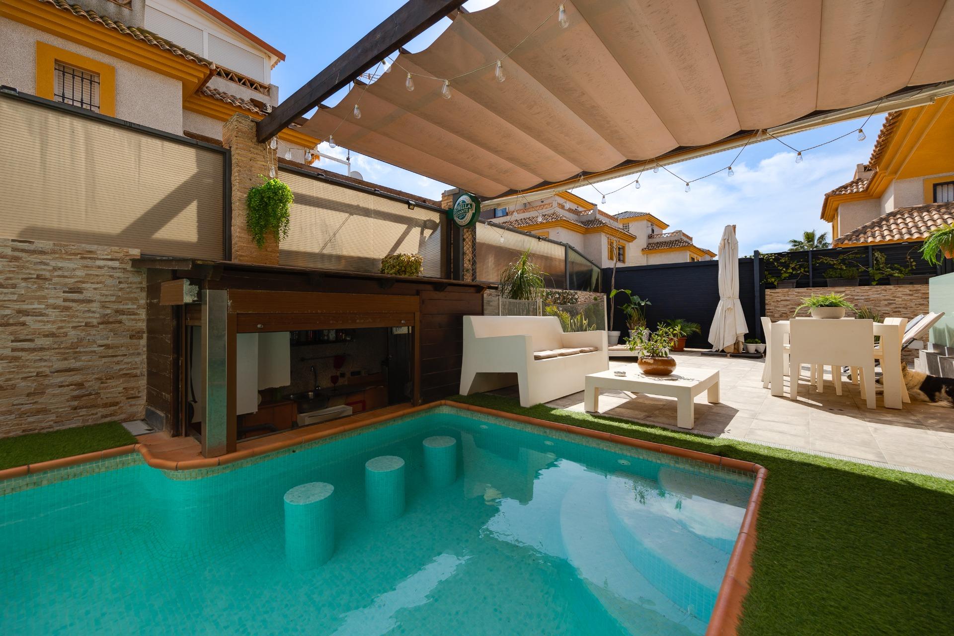 For sale - 3 Bedroom 2 Bathroom Villa in Los Montesinos - La Herrada  - Alicante