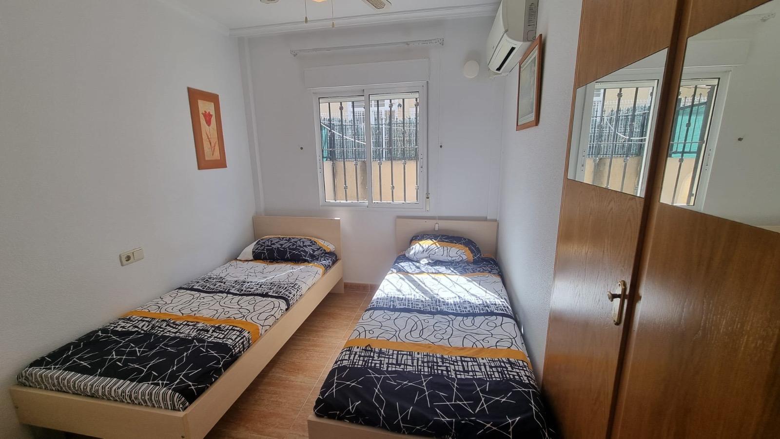 For sale - 3 Bedroom 2 Bathroom Semi Detached in Guardamar del Segura - Urbanizaciones  - Alicante