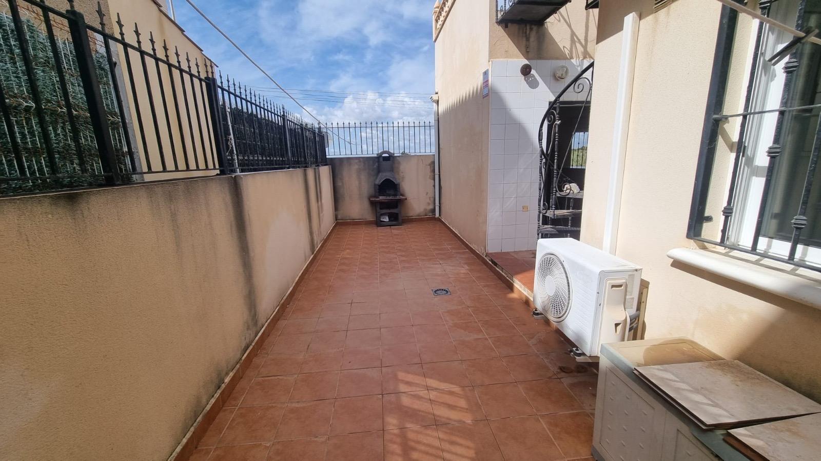 For sale - 3 Bedroom 2 Bathroom Semi Detached in Guardamar del Segura - Urbanizaciones  - Alicante