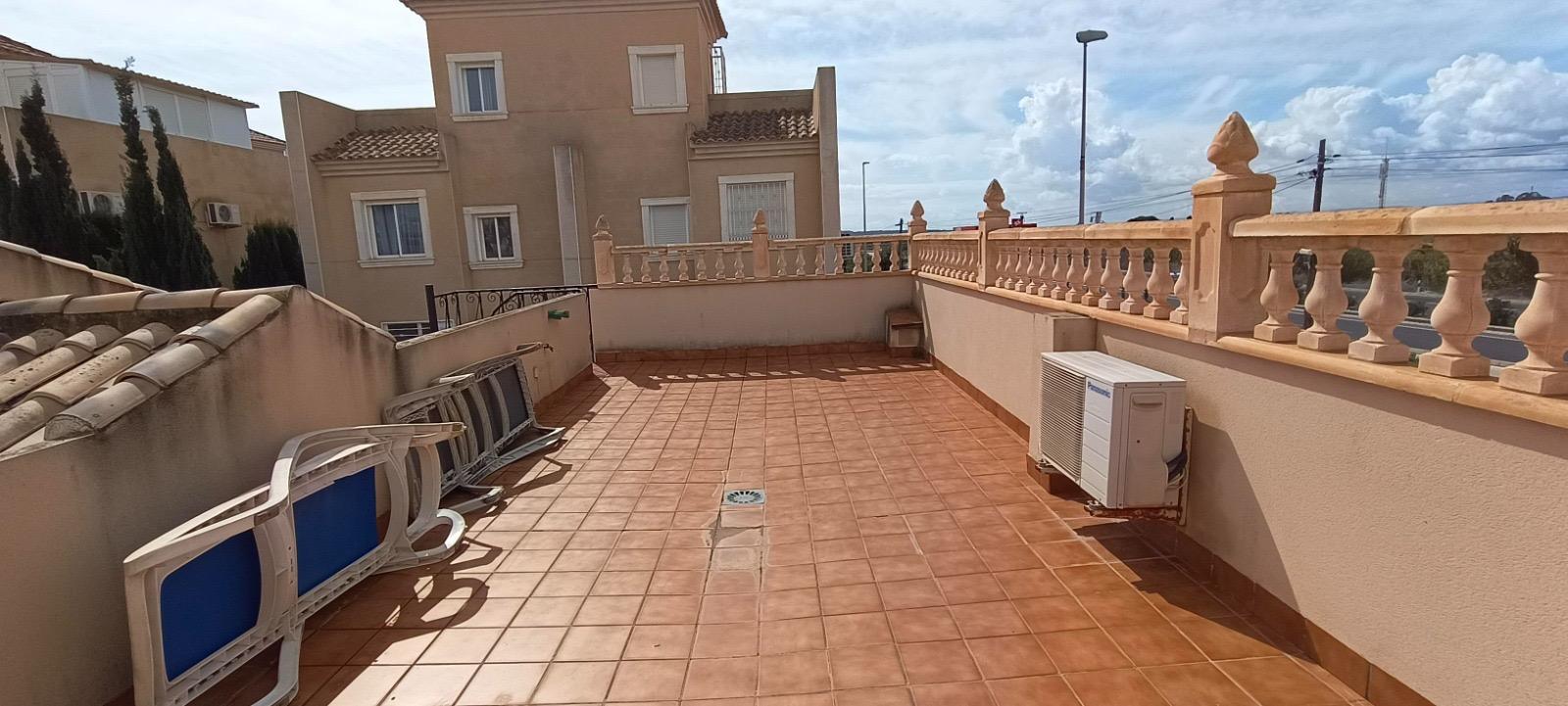 For sale - 3 Bedroom 2 Bathroom Semi Detached in Guardamar del Segura - Urbanizaciones  - Alicante