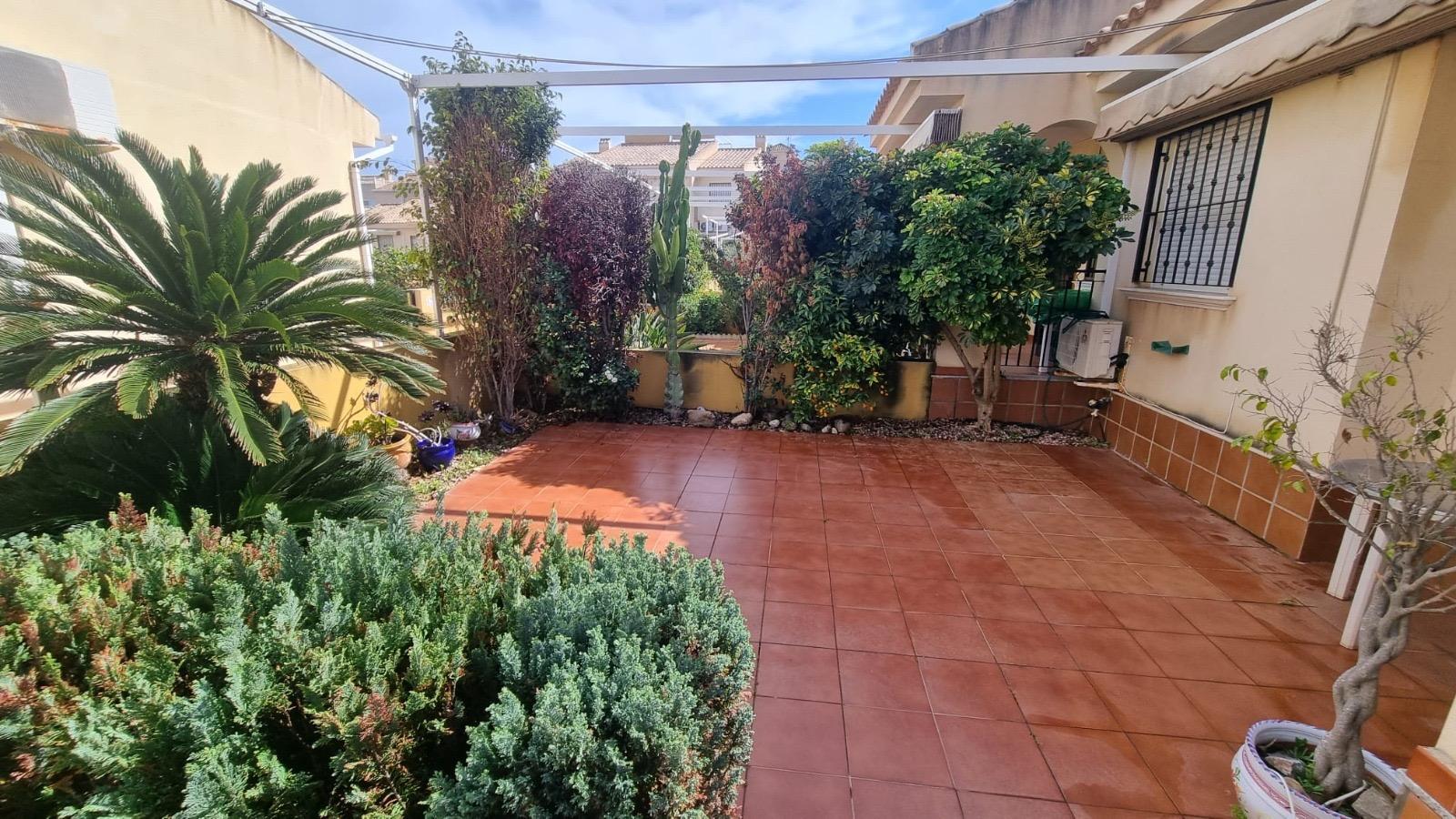 For sale - 3 Bedroom 2 Bathroom Semi Detached in Guardamar del Segura - Urbanizaciones  - Alicante