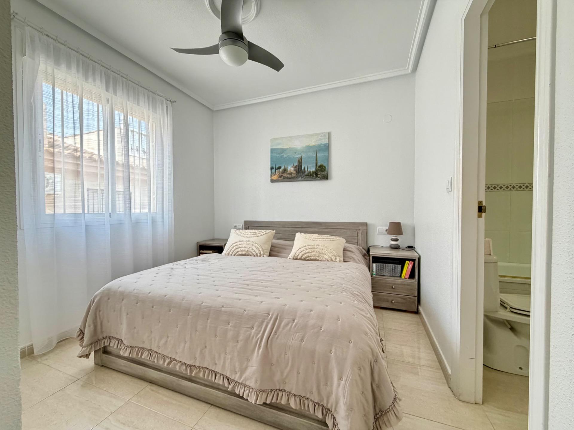 For sale - 2 Bedroom 2 Bathroom Semi Detached in Rojales - Pueblo  - Alicante