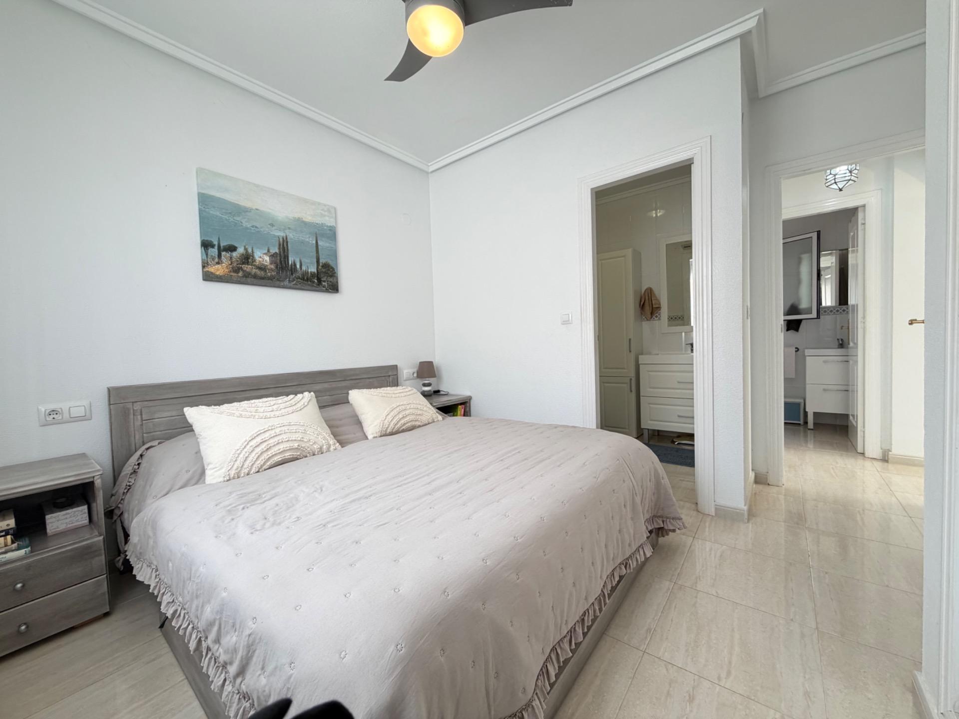 For sale - 2 Bedroom 2 Bathroom Semi Detached in Rojales - Pueblo  - Alicante