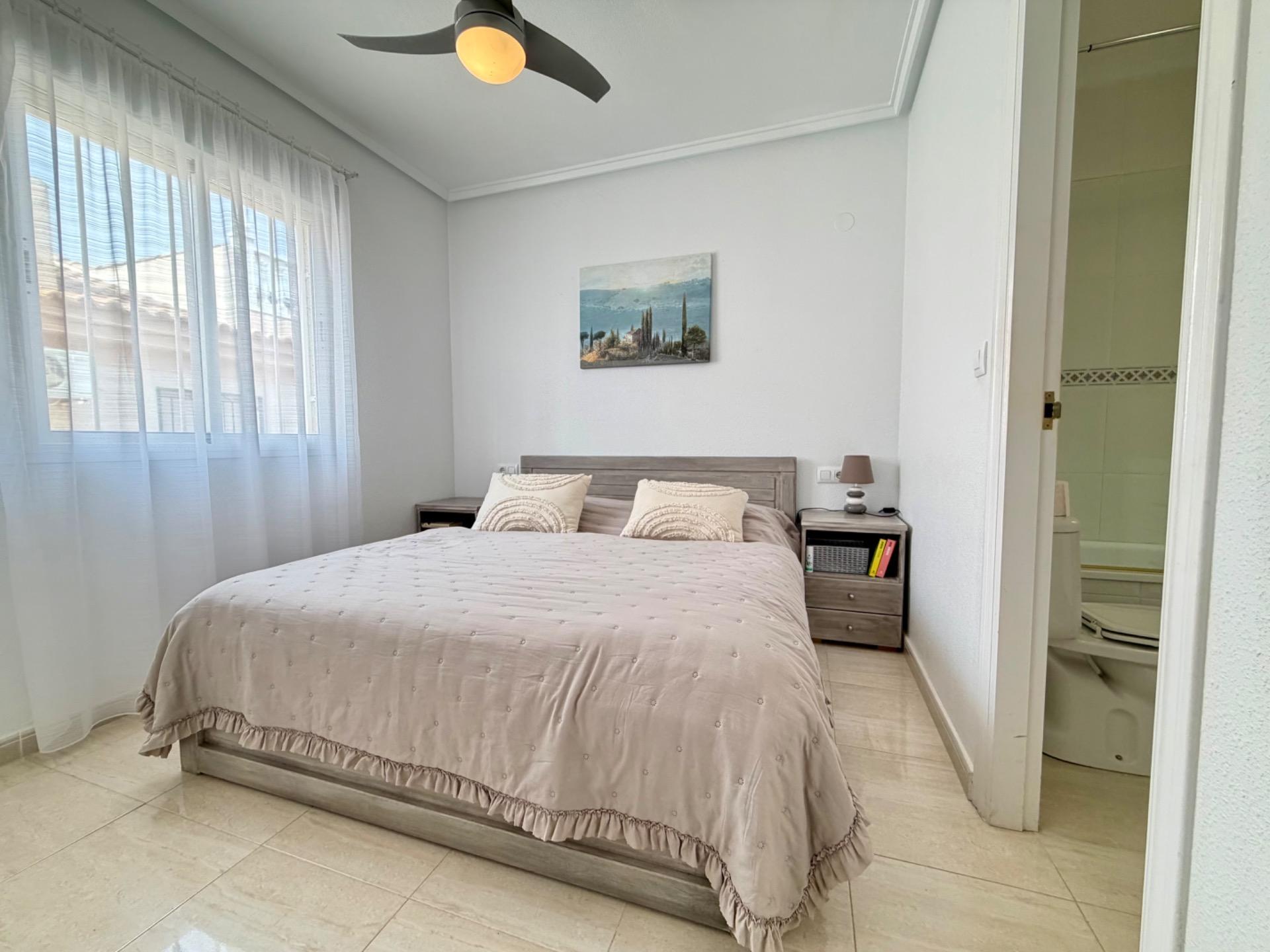 For sale - 2 Bedroom 2 Bathroom Semi Detached in Rojales - Pueblo  - Alicante