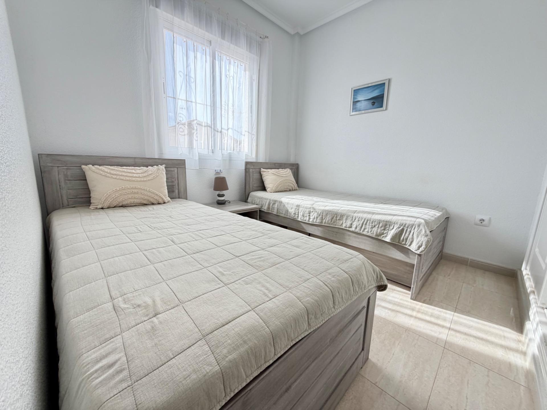 For sale - 2 Bedroom 2 Bathroom Semi Detached in Rojales - Pueblo  - Alicante