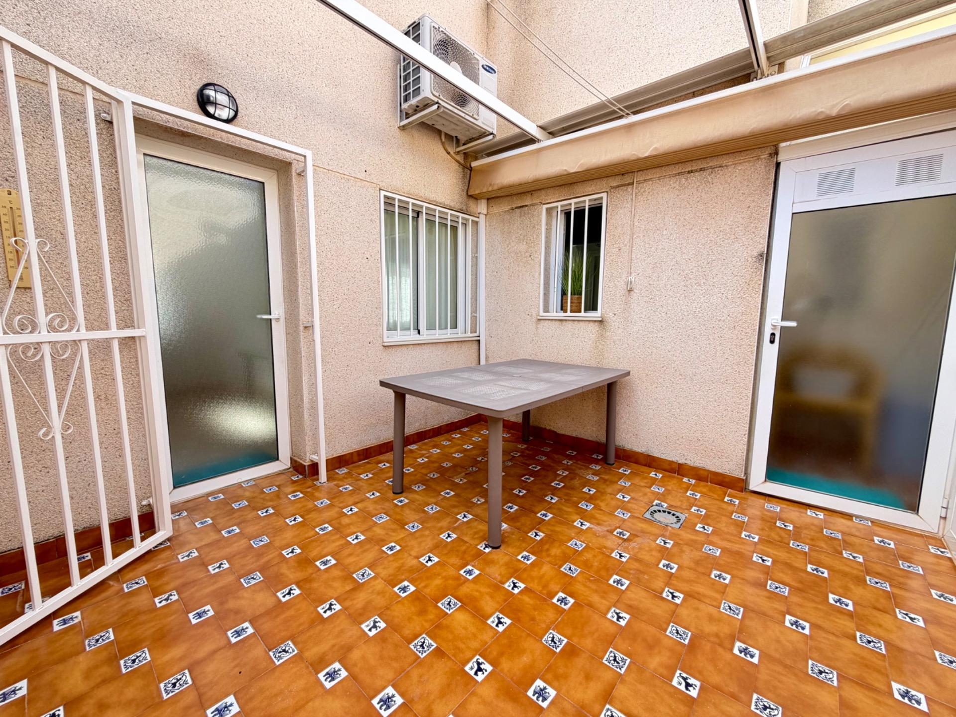 For sale - 2 Bedroom 2 Bathroom Semi Detached in Rojales - Pueblo  - Alicante