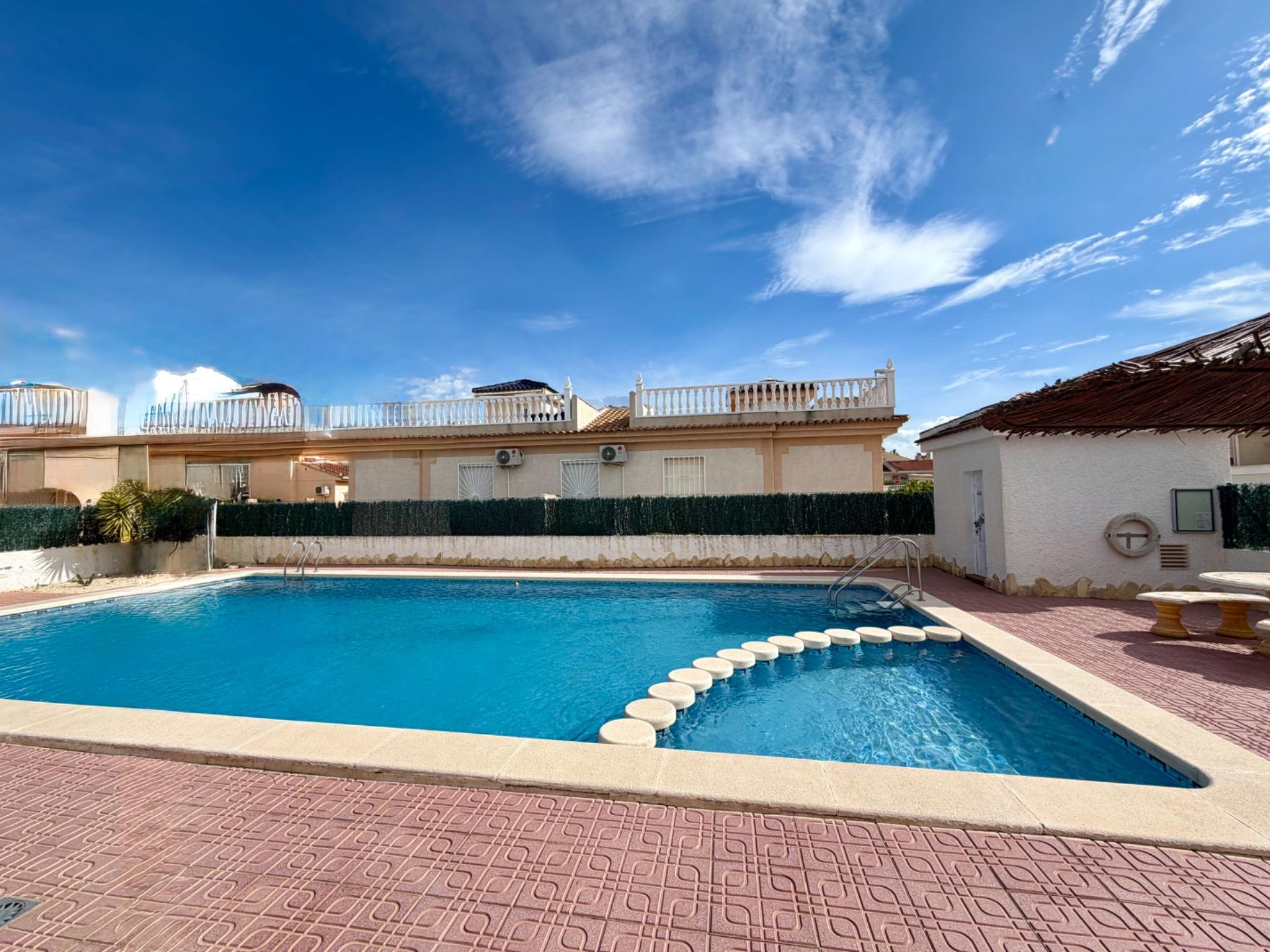 For sale - 2 Bedroom 2 Bathroom Semi Detached in Rojales - Pueblo  - Alicante
