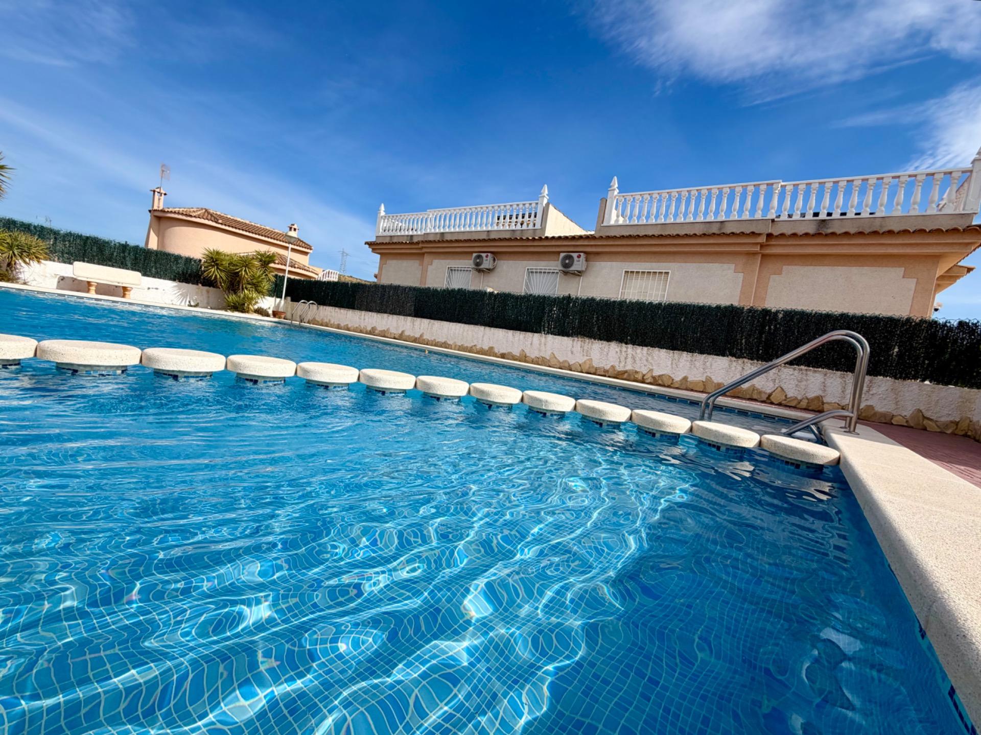 For sale - 2 Bedroom 2 Bathroom Semi Detached in Rojales - Pueblo  - Alicante