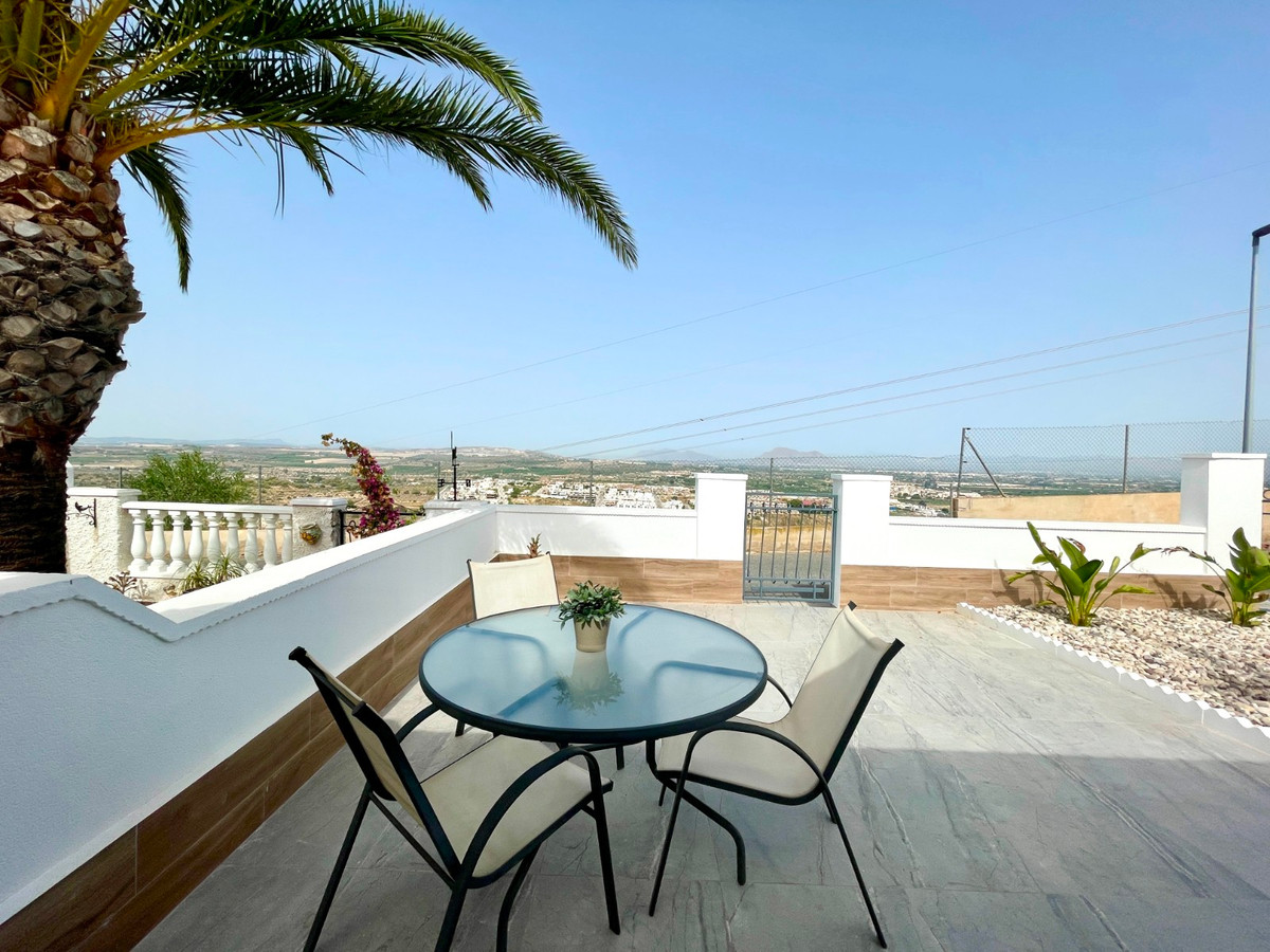 For sale - 3 Bedroom 1 Bathroom House in Ciudad Quesada - Rojales Centro  - Alicante