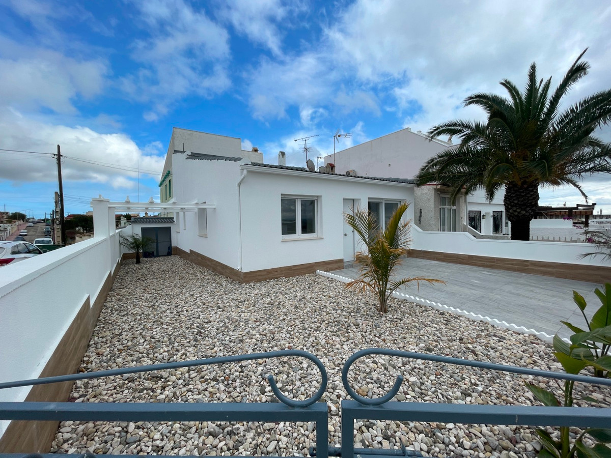 For sale - 3 Bedroom 1 Bathroom Bungalow in Ciudad Quesada - Ciudad Quesada  - Alicante