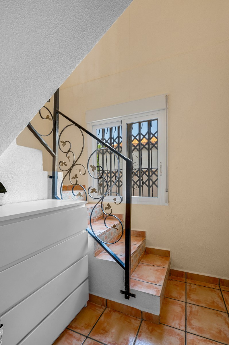 For sale - 4 Bedroom 2 Bathroom Detached Villa in Playa Flamenca  - Playa Flamenca  - Alicante