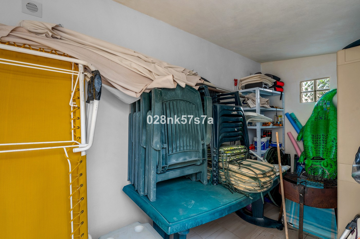 For sale - 4 Bedroom 2 Bathroom Detached Villa in Playa Flamenca - Playa Flamenca  - Alicante