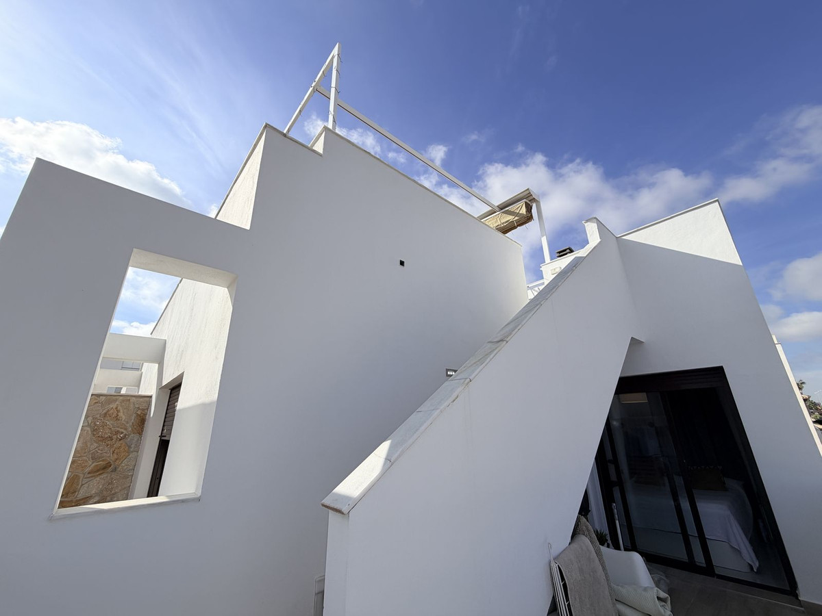 For sale - 3 Bedroom 2 Bathroom House - Semi-Detached House in Orihuela - Lomas de Cabo Roig  - Alicante