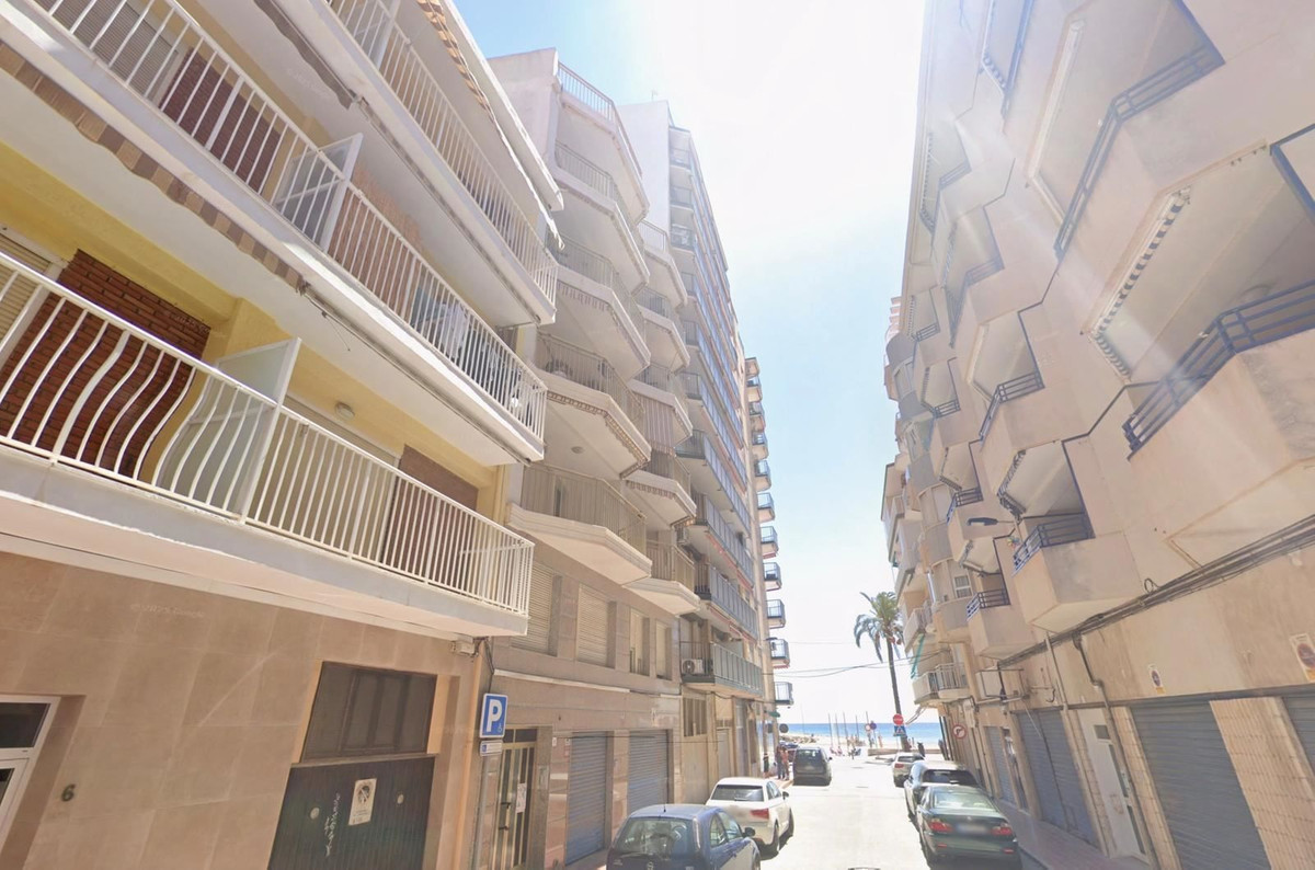 For sale - 3 Bedroom 2 Bathroom Apartment - Middle Floor Apartment in Santa Pola - Santa Pola Centro  - Alicante