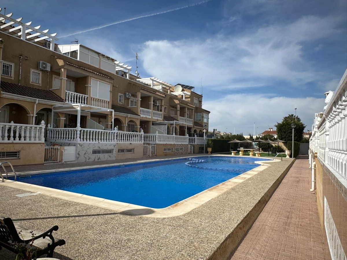 For sale - 3 Bedroom 3 Bathroom House - Townhouse in Orihuela - Punta Prima  - Alicante