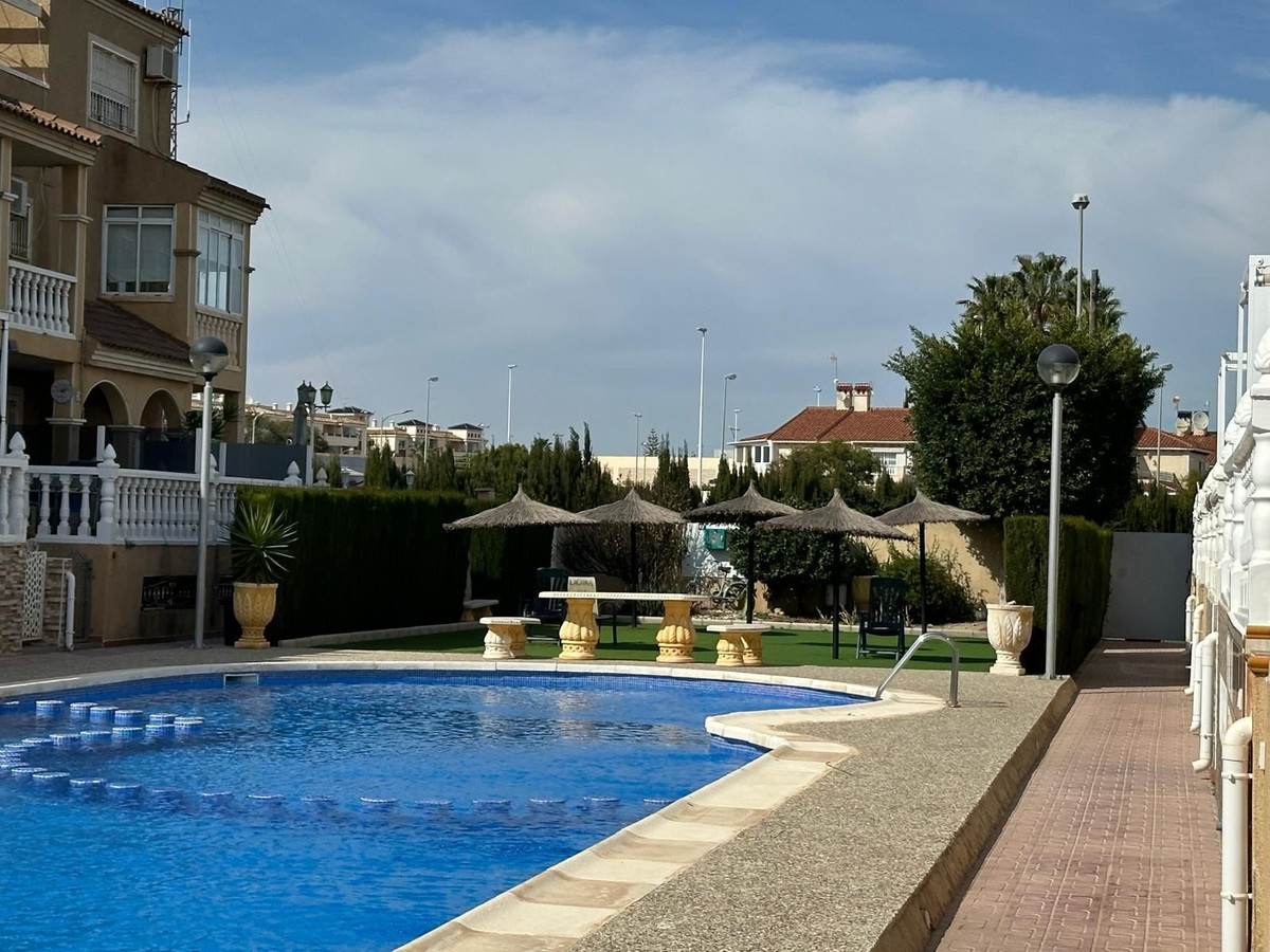 For sale - 3 Bedroom 3 Bathroom House - Townhouse in Orihuela - Punta Prima  - Alicante