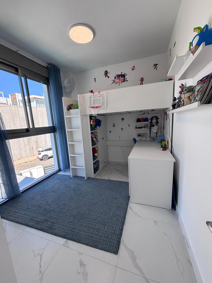 For sale - 5 Bedroom 3 Bathroom Villa in Villamartin - Costa Blanca  - Alicante